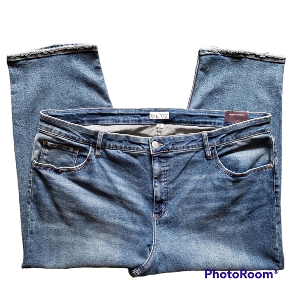 Ava & Viv Medium Wash High Rise Slim Straight Crop No Gap Size 26W Reg - Picture 10 of 11